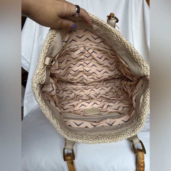 Moda Luxe Cream Raffia Isla Wood Handle Purse - Picture 9 of 13